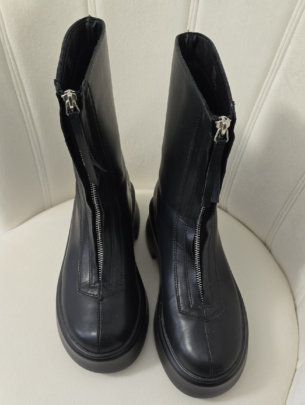 Dream Pairs Black Front-Zip Chunky Ankle Booties 8.5 EUC Worn Twice